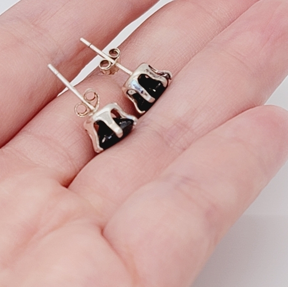 New Black Round Cut CZ Stud earrings - Picture 4 of 5